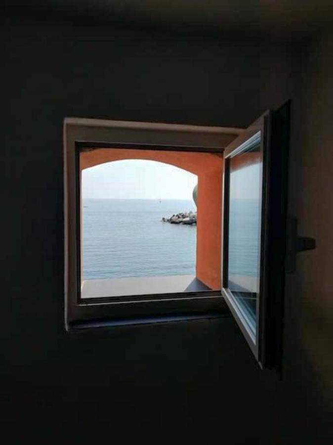 Casa Sulla Spiaggia Di Boccadasse Genova Eksteriør billede